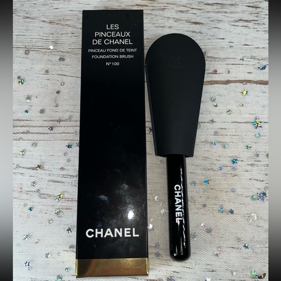 Chanel Les Pinceaux De Chanel Foundation Brush N° 100, New In Box - Picture 3 of 9